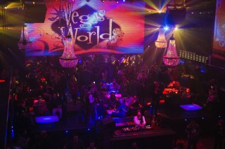 Over 1,000 industry professionals mingle at Vegas World’s party the second night of Casual Connect.