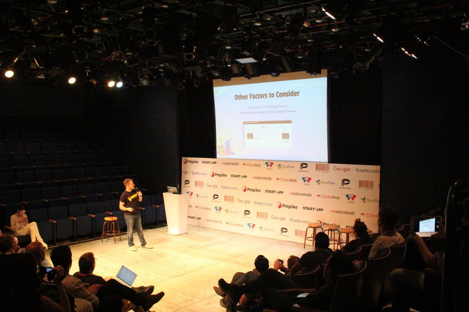 Yonatan-Dotan-speaking-at-Casual-Connect3-960x640.jpg
